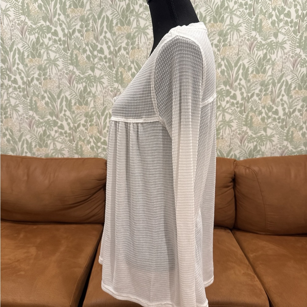 🤍 We The Free by Free People White Waffle Knit Henley Top – Size Small 🤍 - Picture 3 of 6